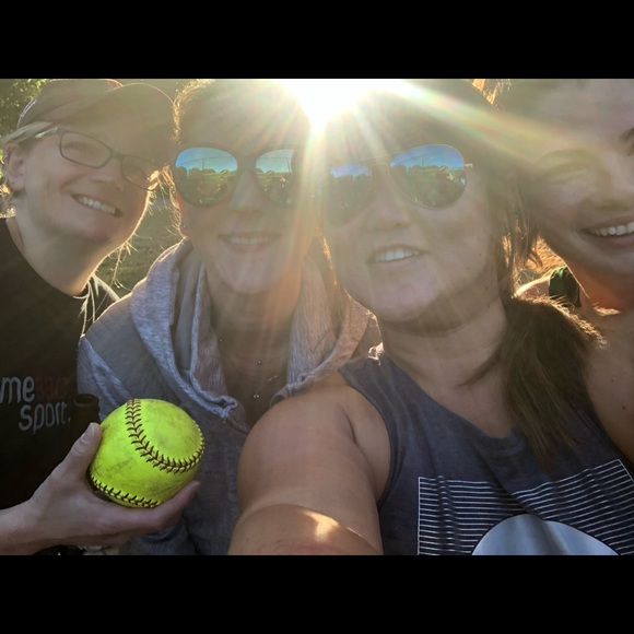 Meet your Posher, Jenn! - Picture 5 of 8